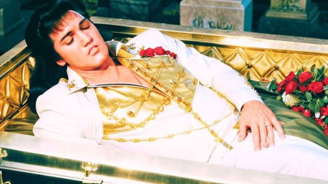 HT6. Elvis Presley Tomb Opened After 50 Years, What They Found SHOCKED The World!