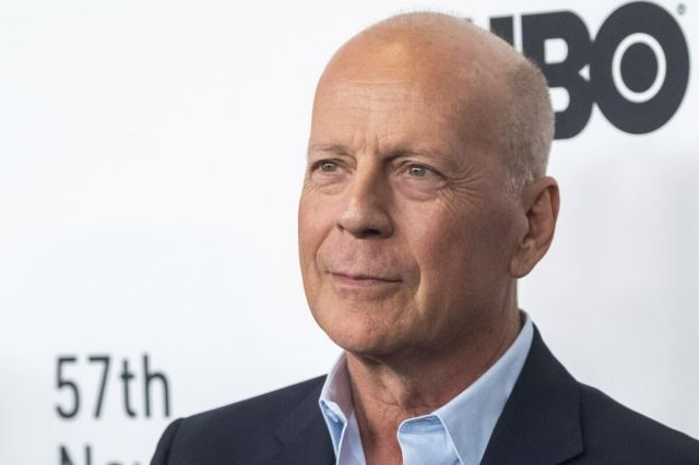 ST1. Bruce Willis’ health is deteriorating, and his family is praying for a Christmas miracle